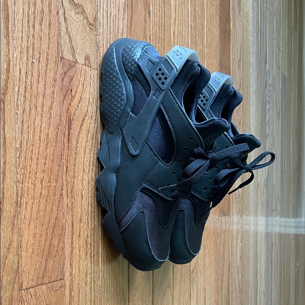 Women’s Nike Huaraches
